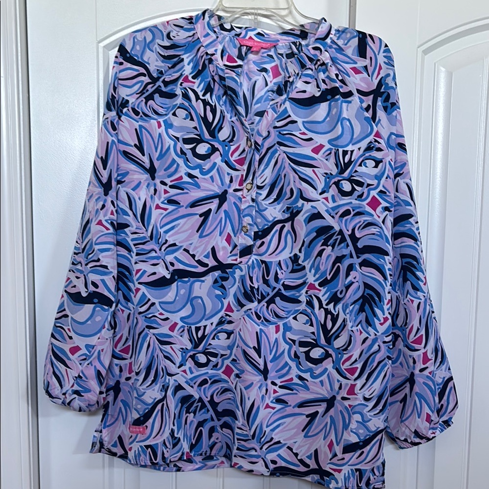 Simply Southern tunic blouse. Size large. Blue pink black pattern. Dressy. Nice